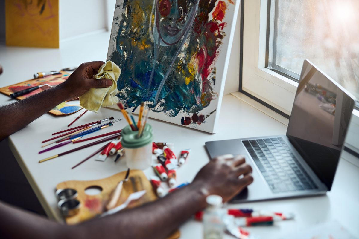 Creative Startups: Blending Art and Entrepreneurship