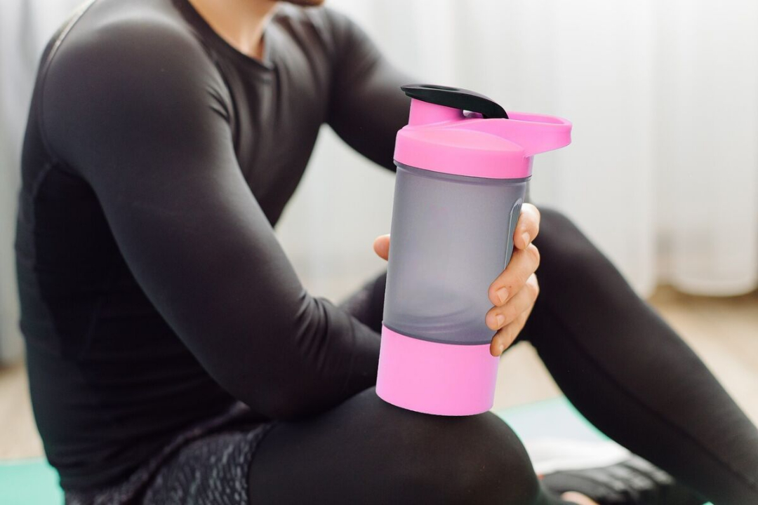Design Meets Function: Artistic Innovations in Shaker Bottles with Ball